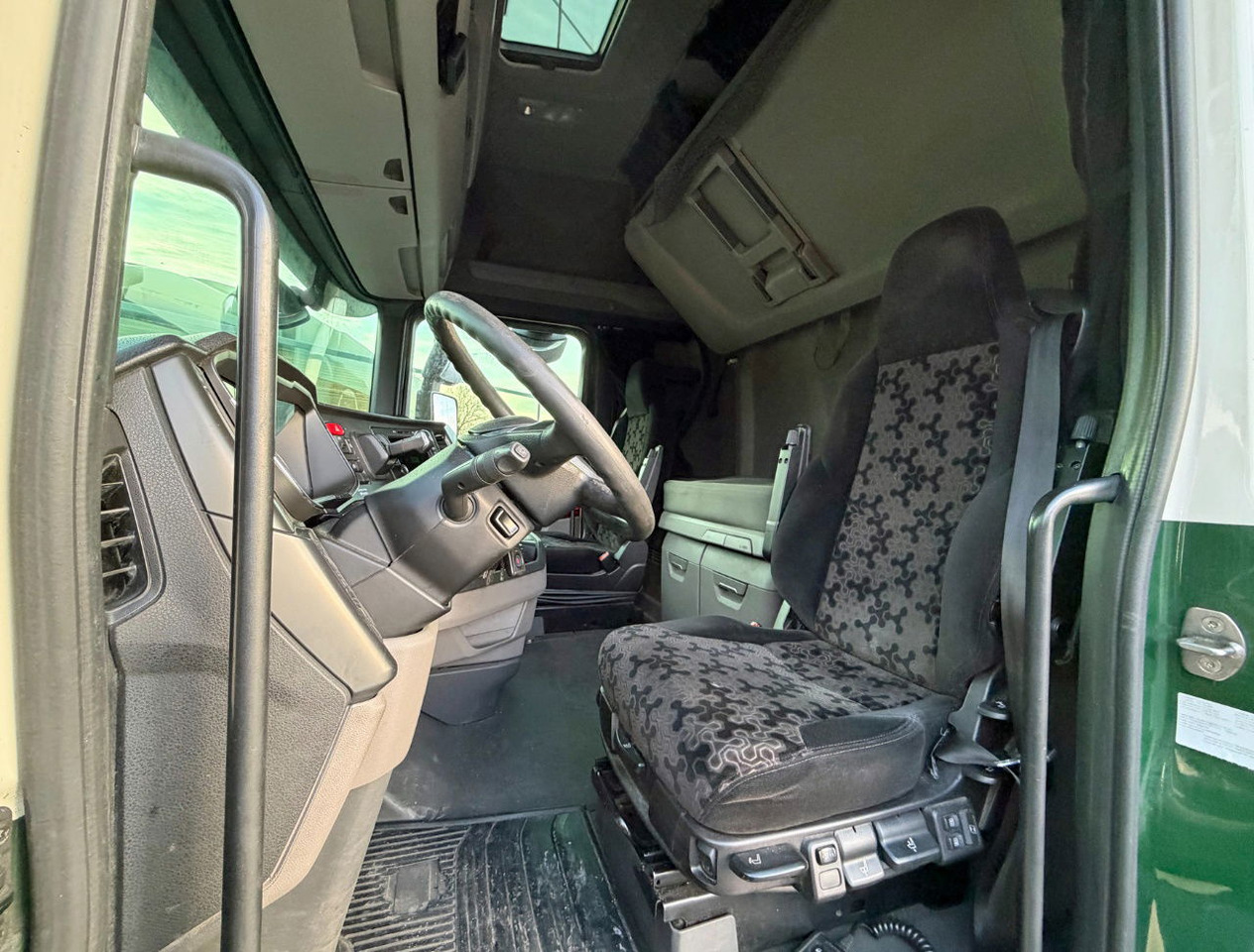 Kühlkoffer LKW Scania S450 Full AIR Retarder VAN Beurden Isolated BOX Hydrarolls TRS Cooling NL-Truck: das Bild 7 Kühlkoffer LKW Scania S450 Full AIR Retarder VAN Beurden Isolated BOX Hydrarolls TRS Cooling NL-Truck: das Bild 7