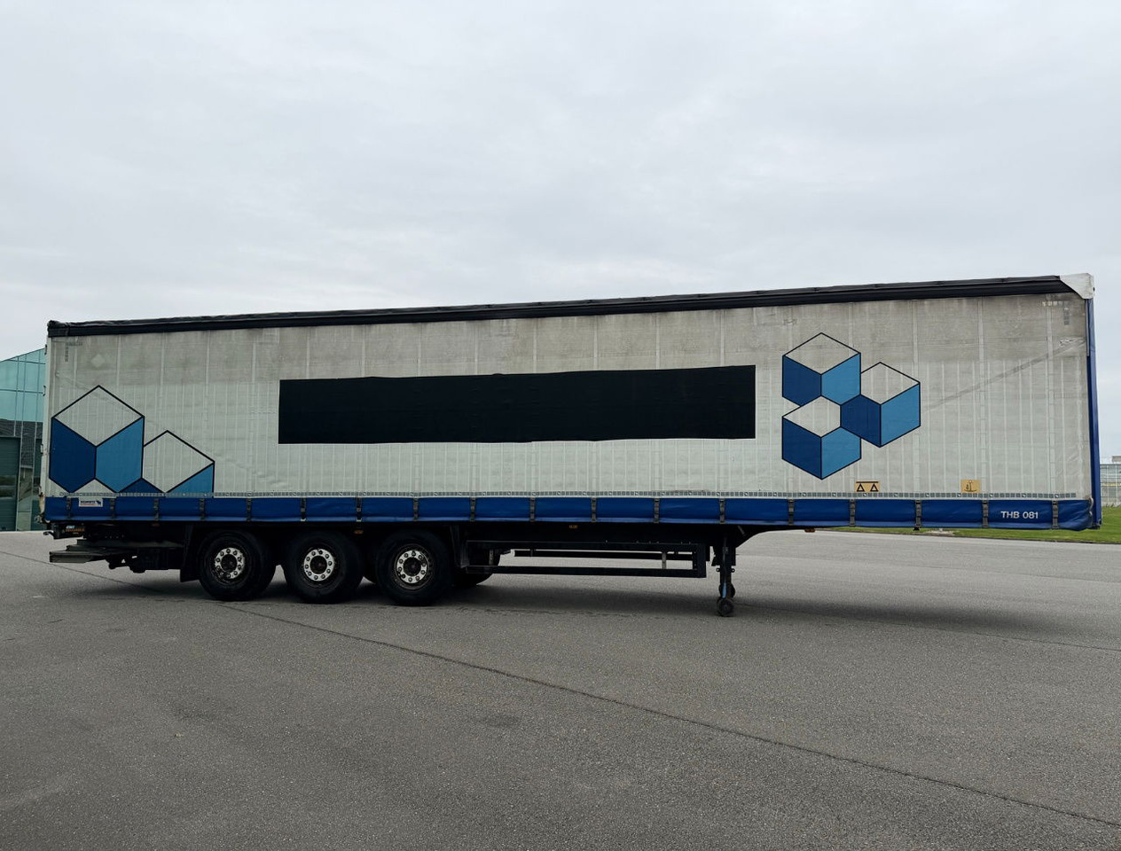 Schmitz Cargobull SCBS3T Disc Brakes Galvanised Chassis 2.000 KG Lift NL Trailer - Planenauflieger: das Bild 5 Schmitz Cargobull SCBS3T Disc Brakes Galvanised Chassis 2.000 KG Lift NL Trailer - Planenauflieger: das Bild 5
