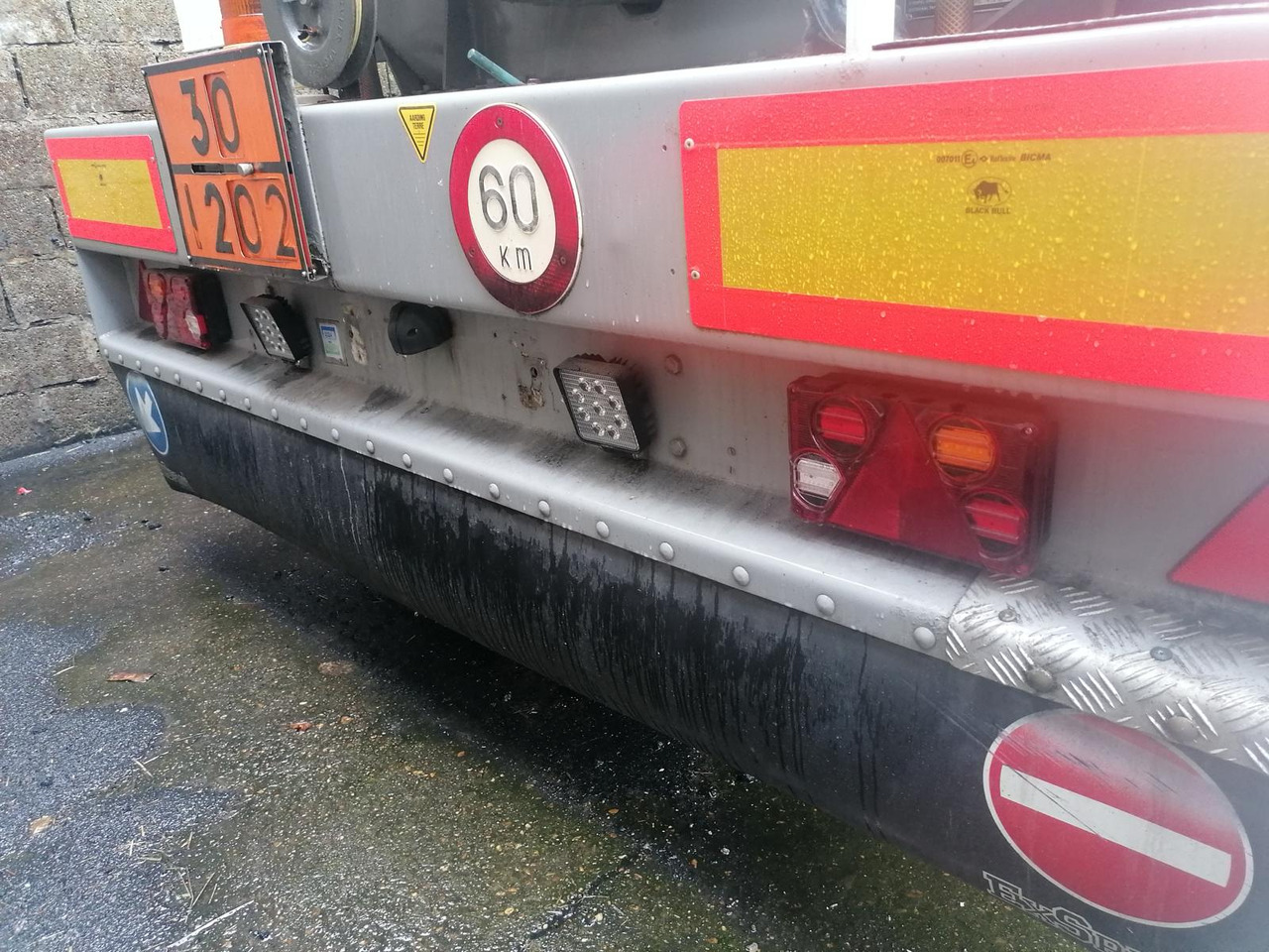 Tankanhänger Für die Beförderung von Kraftstoff STOKOTA 20000 L, BOTTOM and TOP LOADING: das Bild 8 Tankanhänger Für die Beförderung von Kraftstoff STOKOTA 20000 L, BOTTOM and TOP LOADING: das Bild 8