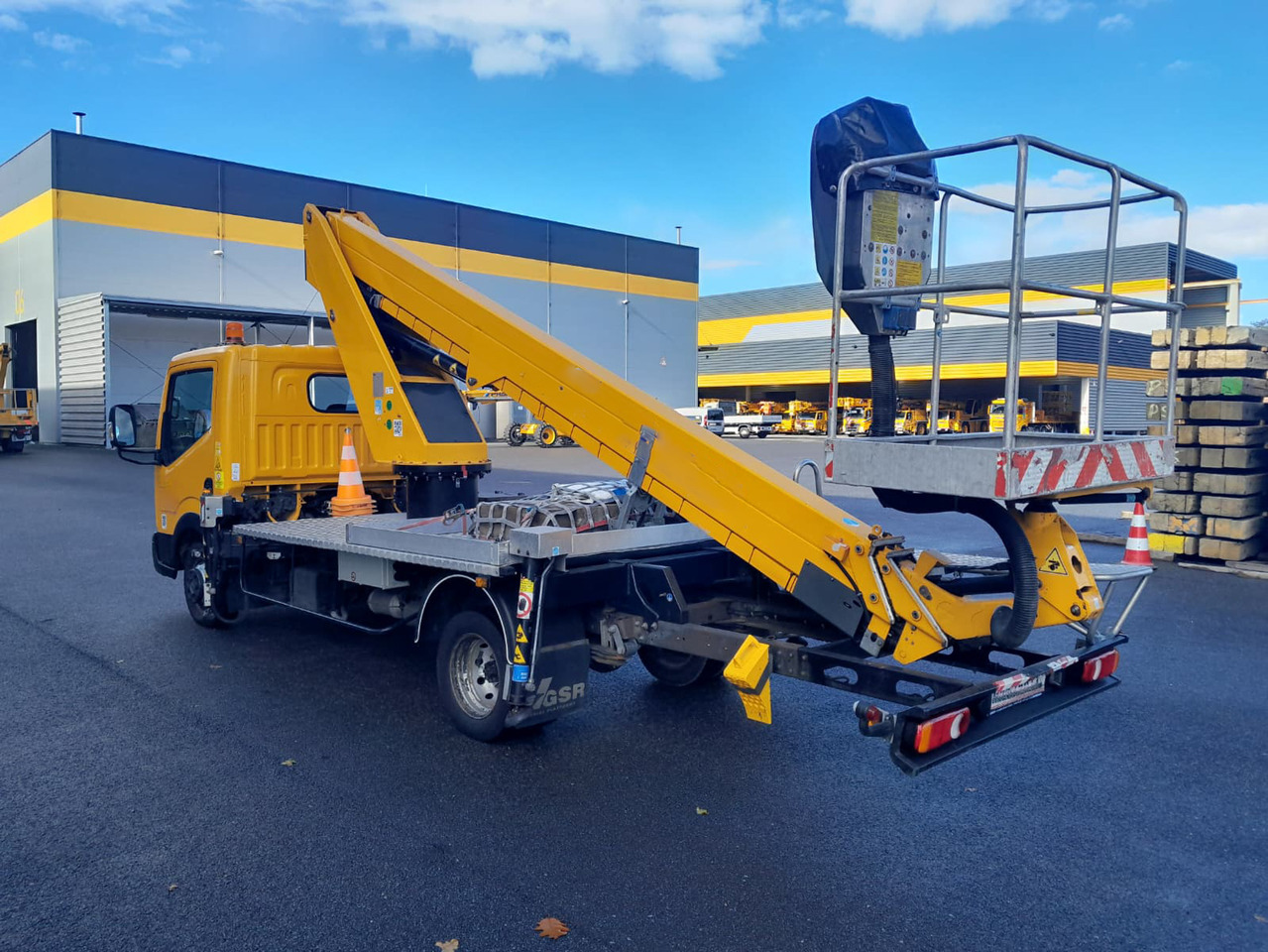 GSR E200T Comfort X - LKW mit Arbeitsbühne: das Bild 2 GSR E200T Comfort X - LKW mit Arbeitsbühne: das Bild 2