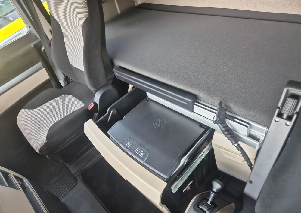 Abrollkipper MAN TGX 26-460 Hakowiec oś skrętna: das Bild 17 Abrollkipper MAN TGX 26-460 Hakowiec oś skrętna: das Bild 17