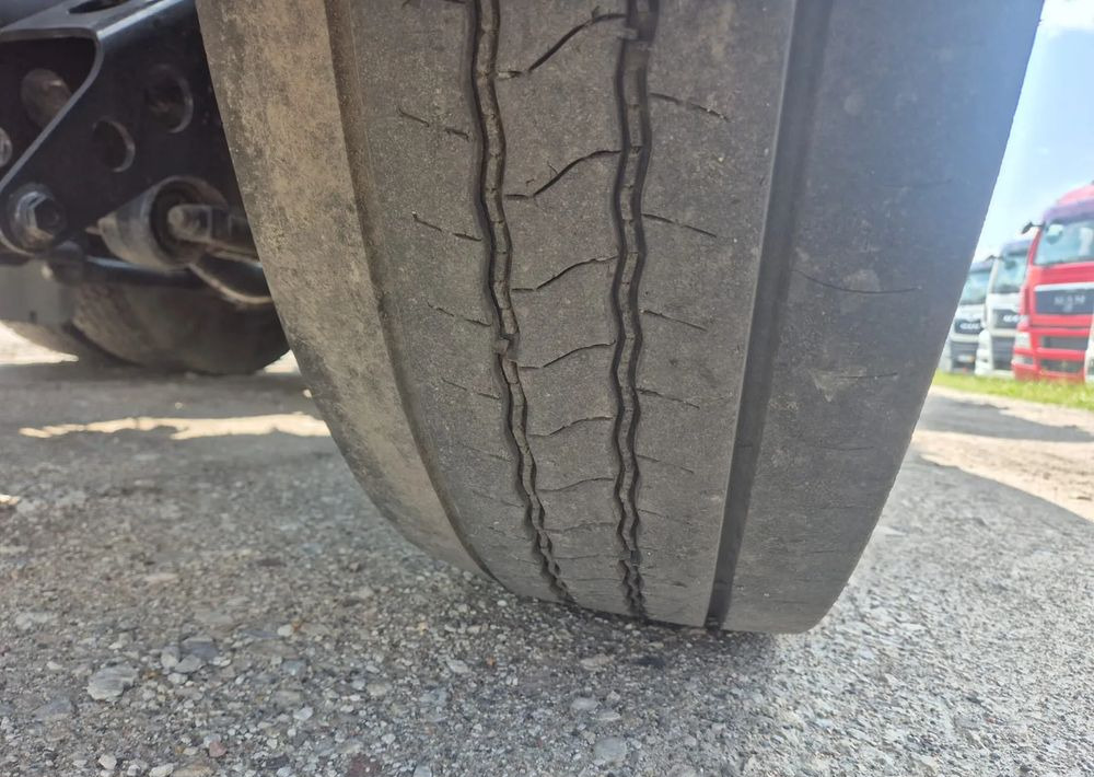 Abrollkipper MAN TGX 26-460 Hakowiec oś skrętna: das Bild 15 Abrollkipper MAN TGX 26-460 Hakowiec oś skrętna: das Bild 15