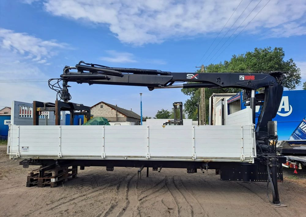 Kipper Mercedes-Benz Urządzenie dźwigowe HIAB XS122: das Bild 1