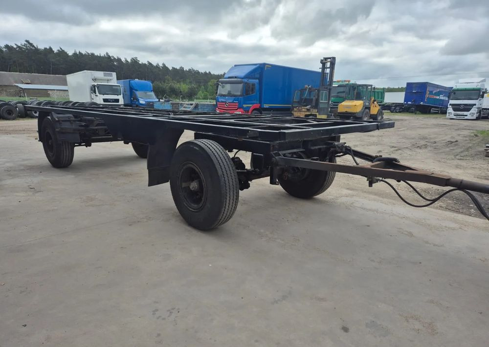 Schmitz Cargobull Przyczepa Krone na resorze - Fahrgestell Anhänger: das Bild 4 Schmitz Cargobull Przyczepa Krone na resorze - Fahrgestell Anhänger: das Bild 4