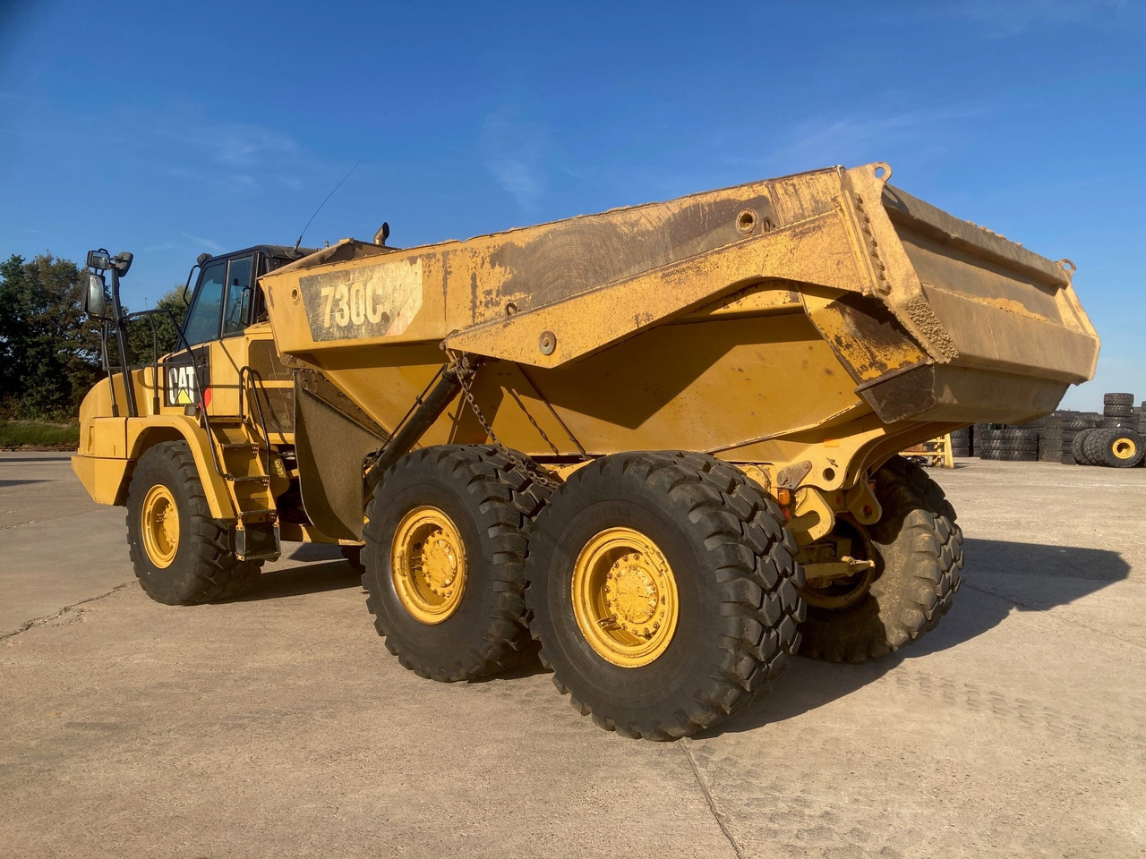 CATERPILLAR 730C - Knickgelenkter Dumper: das Bild 3 CATERPILLAR 730C - Knickgelenkter Dumper: das Bild 3
