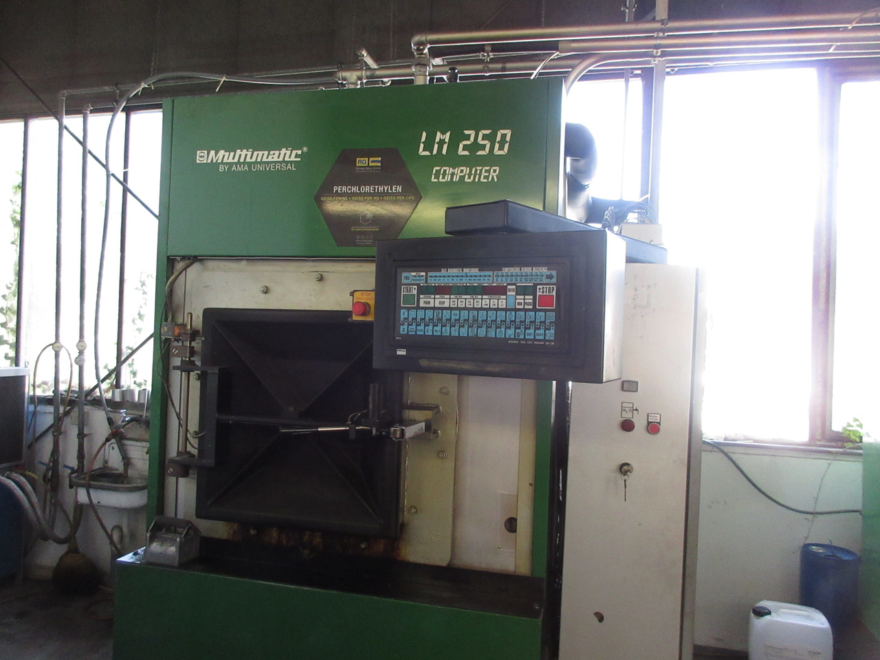 AMA Universal Multimatic LM 250 Computer Entfettungsanlage mit PER Perchlorethylen - Werkzeugmaschine: das Bild 1 AMA Universal Multimatic LM 250 Computer Entfettungsanlage mit PER Perchlorethylen - Werkzeugmaschine: das Bild 1