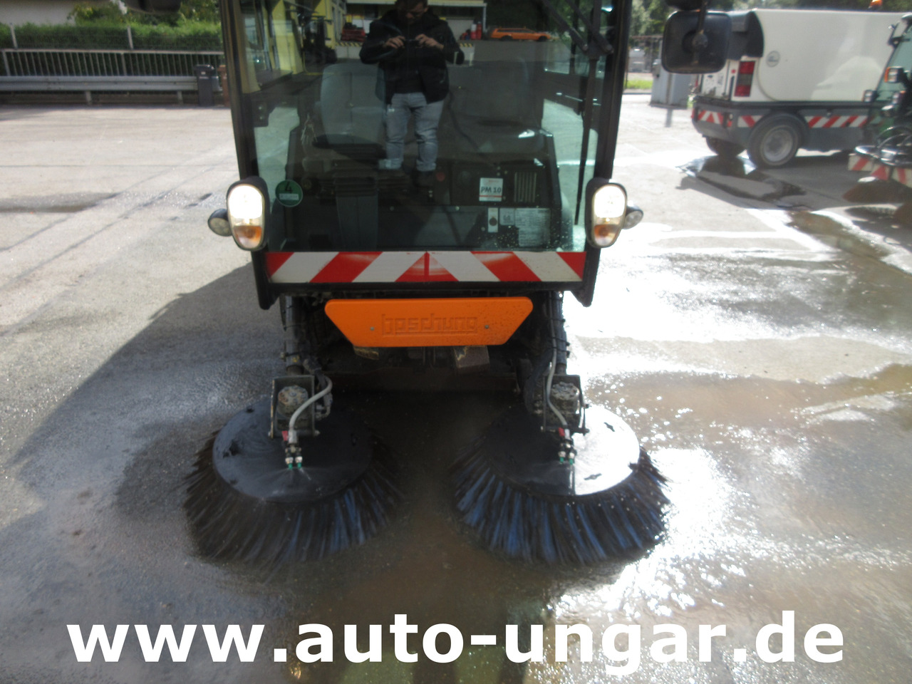 Boschung S2 Küpper-Weisser Kehrmaschine Urban Sweeper 2m³ Knicklenkung 40km/h - Kehrmaschine: das Bild 3 Boschung S2 Küpper-Weisser Kehrmaschine Urban Sweeper 2m³ Knicklenkung 40km/h - Kehrmaschine: das Bild 3