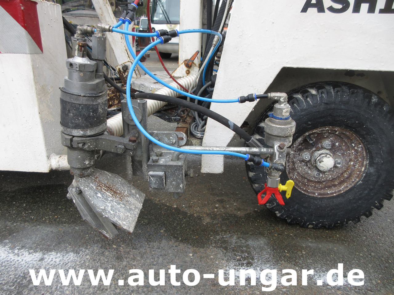 Euroliners Trassar 131 Airless Roadmarking Machine Straßenmarkierung Graco - Asphalttechnik: das Bild 4 Euroliners Trassar 131 Airless Roadmarking Machine Straßenmarkierung Graco - Asphalttechnik: das Bild 4