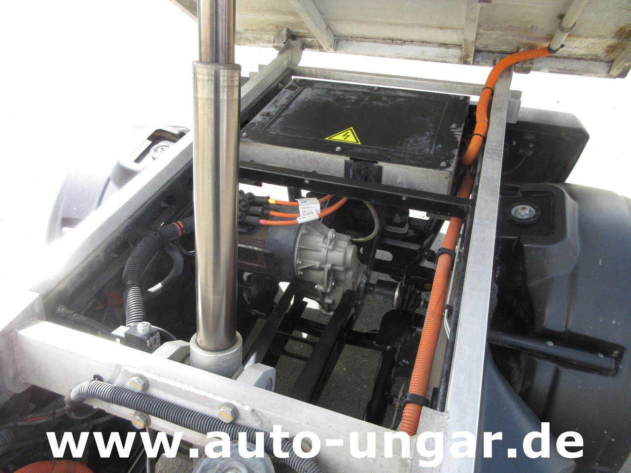 GOUPIL G5 Kipper lange Pritsche AHK Bordwanderhöhung Elektrofahrzeug - Elektro-Nutzfahrzeug: das Bild 5 GOUPIL G5 Kipper lange Pritsche AHK Bordwanderhöhung Elektrofahrzeug - Elektro-Nutzfahrzeug: das Bild 5