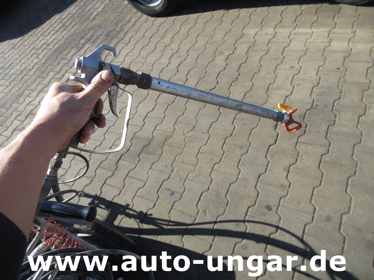 Graco LineLazer Striper GM 5000 Airless Roadmarking Machine Straßenmarkierung - Asphalttechnik: das Bild 5 Graco LineLazer Striper GM 5000 Airless Roadmarking Machine Straßenmarkierung - Asphalttechnik: das Bild 5
