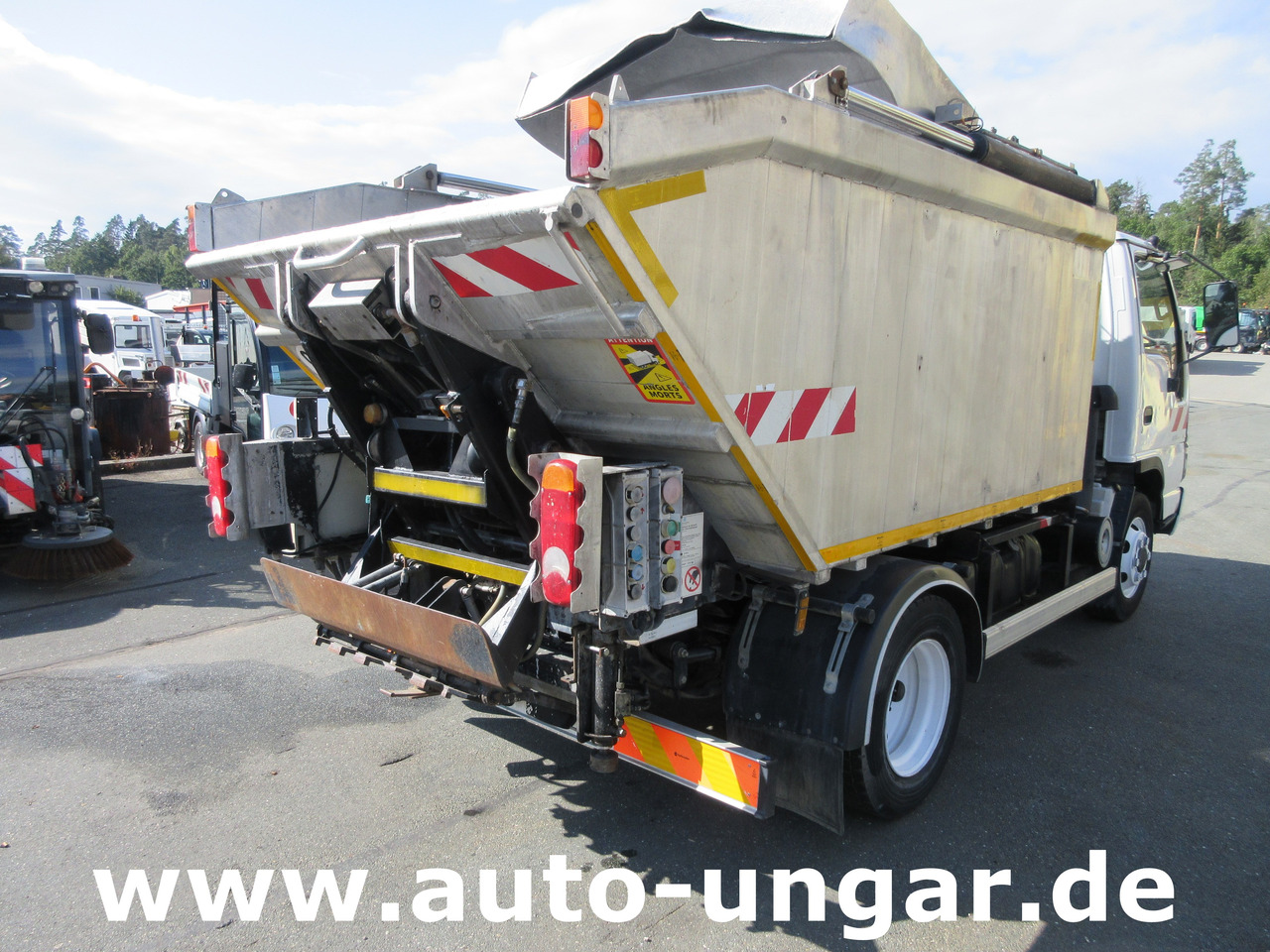 ISUZU NQR smoother NPR 75 Q75.Y07 Faun Müllwagen Euro 4 Kipper Lifter Presse - Müllwagen: das Bild 5 ISUZU NQR smoother NPR 75 Q75.Y07 Faun Müllwagen Euro 4 Kipper Lifter Presse - Müllwagen: das Bild 5