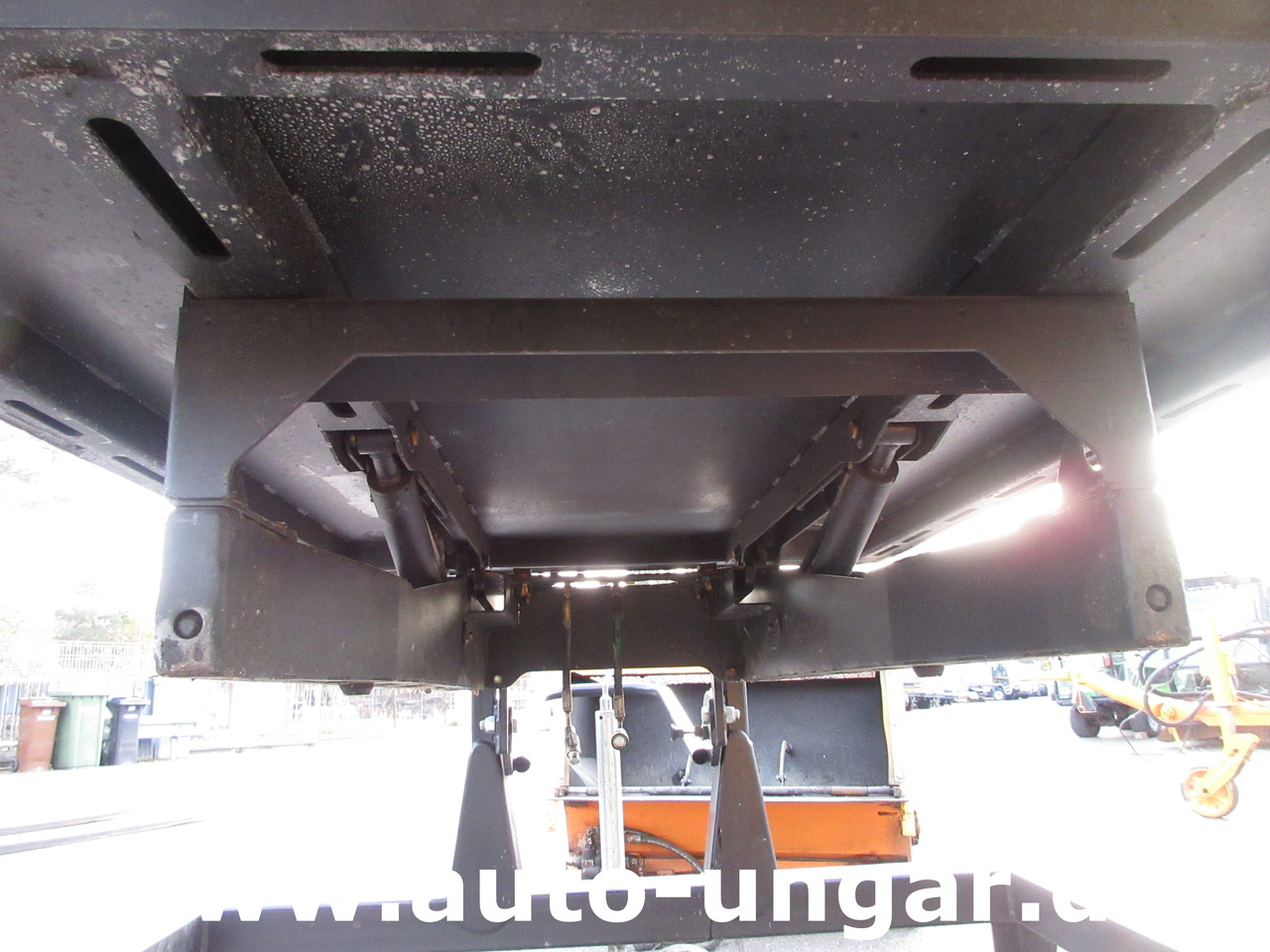 Schneeräumfahrzeug Nilfisk CR 3500 Winterdienst - Paket Schneepflug Streuer Kipper - Pritsche: das Bild 8