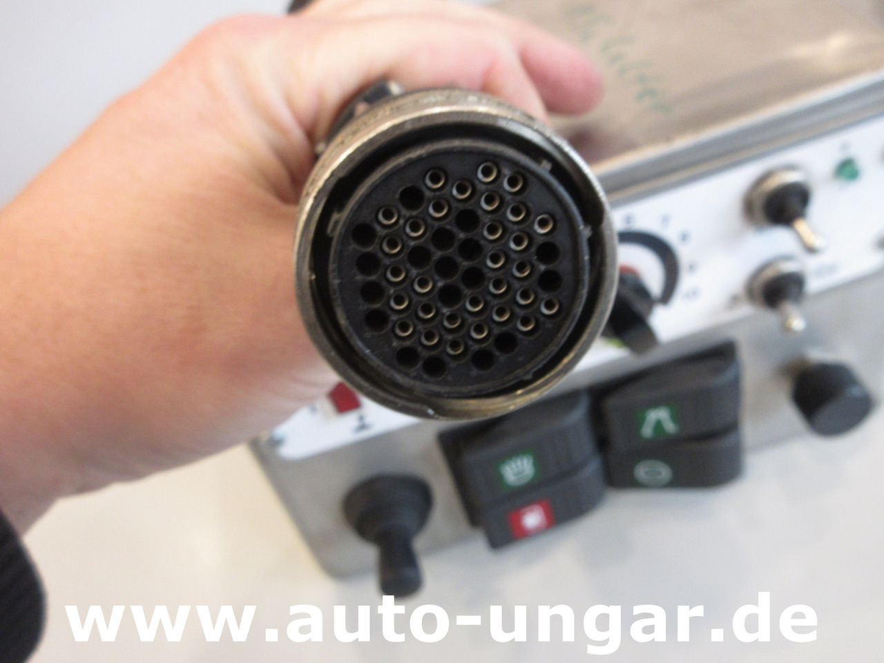 Schneeräumfahrzeug Nilfisk CR 3500 Winterdienst - Paket Schneepflug Streuer Kipper - Pritsche: das Bild 17