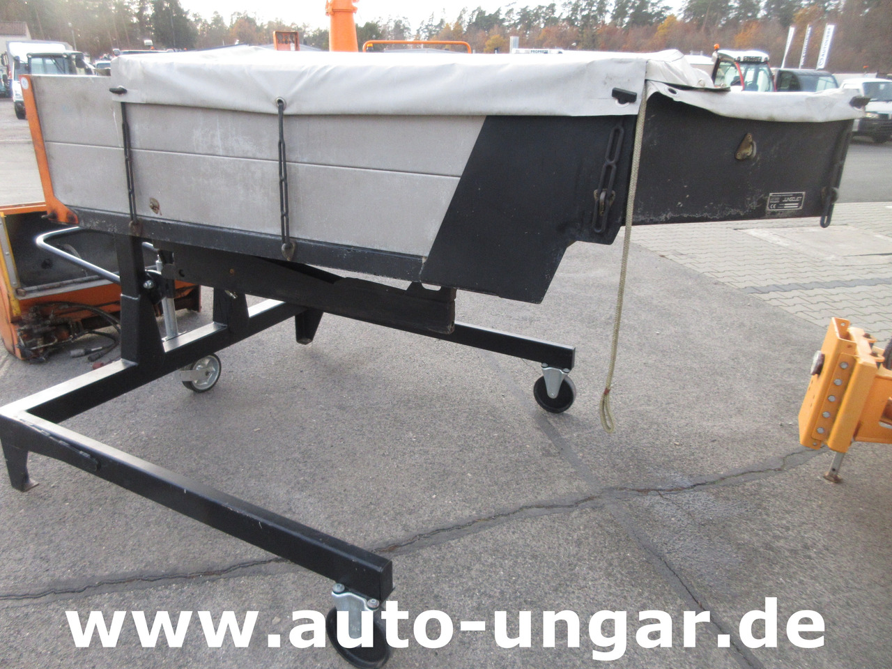 Schneeräumfahrzeug Nilfisk CR 3500 Winterdienst - Paket Schneepflug Streuer Kipper - Pritsche: das Bild 7