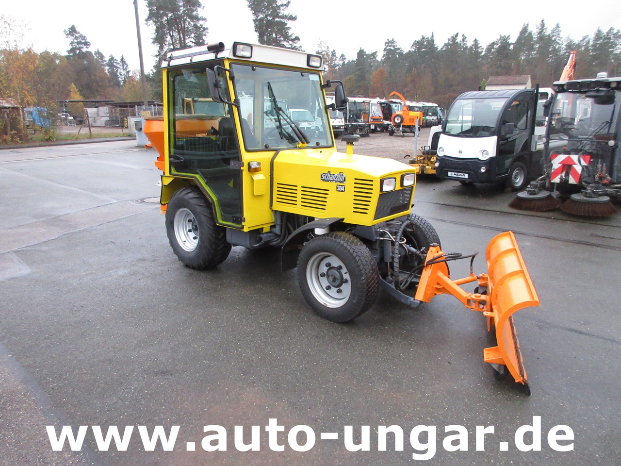 Schanzlin 304 Diesel 4x4 Winterdienst Pflug & Streuer 2-Sitzer Zapfwelle - Kommunaltraktor: das Bild 2 Schanzlin 304 Diesel 4x4 Winterdienst Pflug & Streuer 2-Sitzer Zapfwelle - Kommunaltraktor: das Bild 2