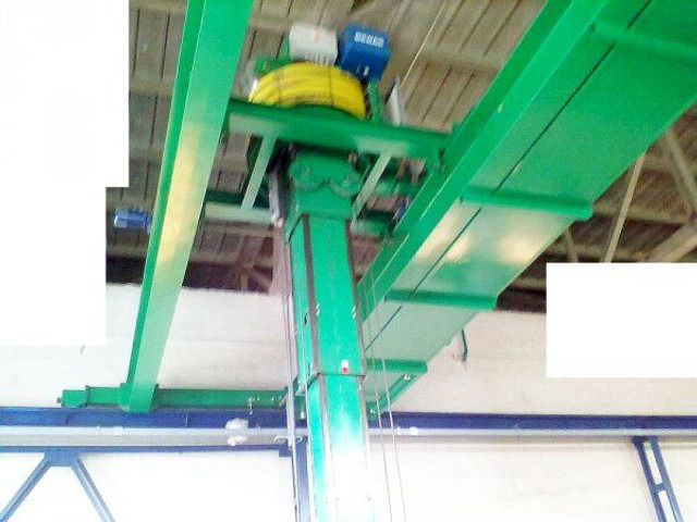 Demag +(CZ) Iteco (el. 2t/4.2m teleskop 25m - Kran: das Bild 2 Demag +(CZ) Iteco (el. 2t/4.2m teleskop 25m - Kran: das Bild 2