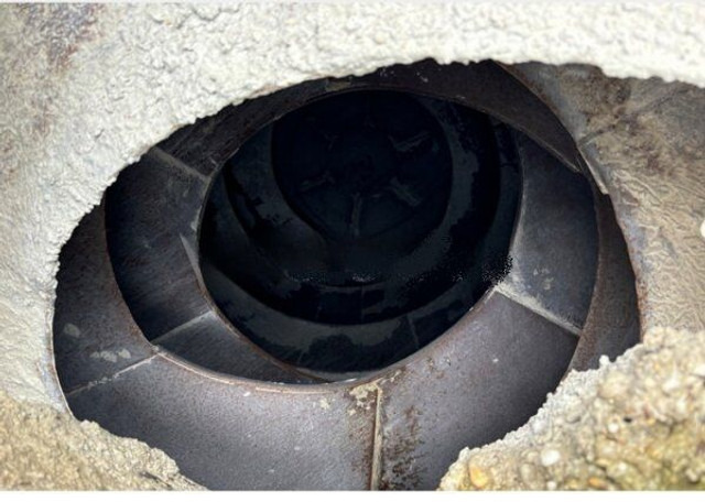 Iveco Trakker 450 +7m3 pumi - Stationäre Betonpumpe: das Bild 3 Iveco Trakker 450 +7m3 pumi - Stationäre Betonpumpe: das Bild 3