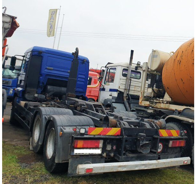 Abrollkipper MAN TGA 26.460: das Bild 11