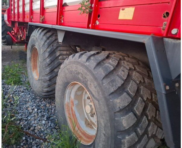 Pottinger - Jumbo 8000 - Fütterungstechnik: das Bild 3 Pottinger - Jumbo 8000 - Fütterungstechnik: das Bild 3