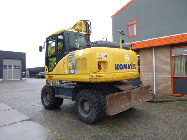 KOMATSU PW140-7 - Mobilbagger: das Bild 3 KOMATSU PW140-7 - Mobilbagger: das Bild 3