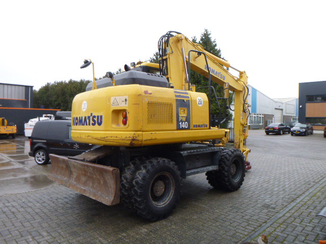 KOMATSU PW140-7 - Mobilbagger: das Bild 5 KOMATSU PW140-7 - Mobilbagger: das Bild 5
