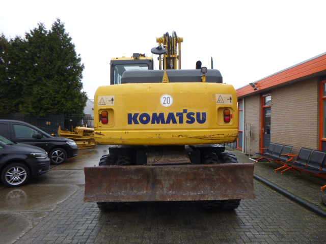 KOMATSU PW140-7 - Mobilbagger: das Bild 4 KOMATSU PW140-7 - Mobilbagger: das Bild 4