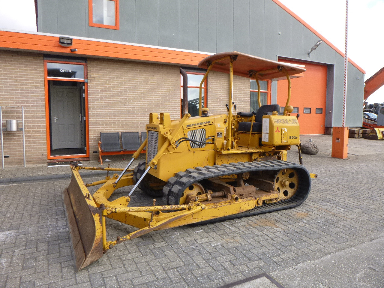 MITSUBISHI BD2F - Bulldozer: das Bild 5 MITSUBISHI BD2F - Bulldozer: das Bild 5