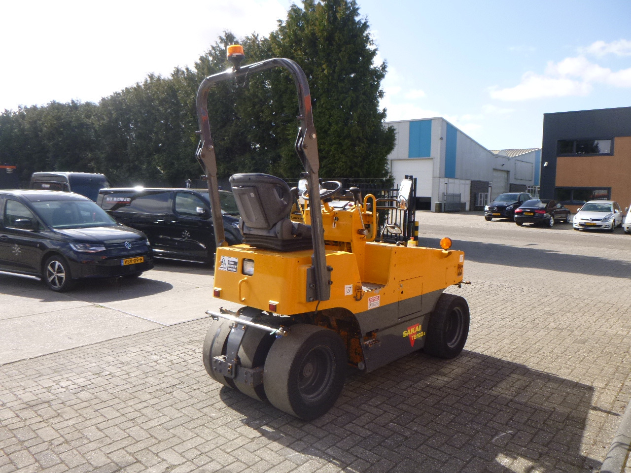 SAKAI TS160-2 - Gummiradwalze: das Bild 4 SAKAI TS160-2 - Gummiradwalze: das Bild 4