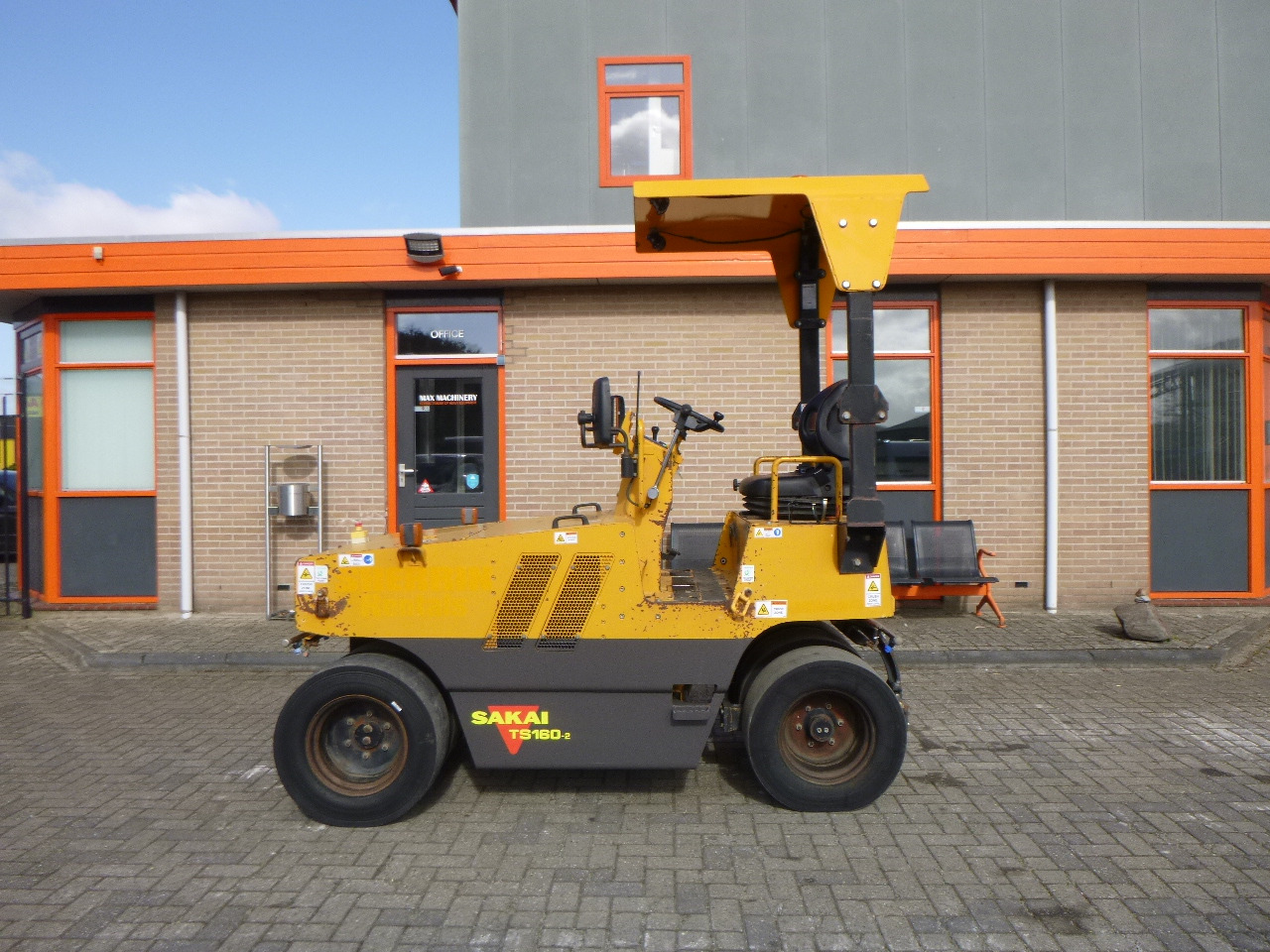 SAKAI TS160-2 - Gummiradwalze: das Bild 1 SAKAI TS160-2 - Gummiradwalze: das Bild 1
