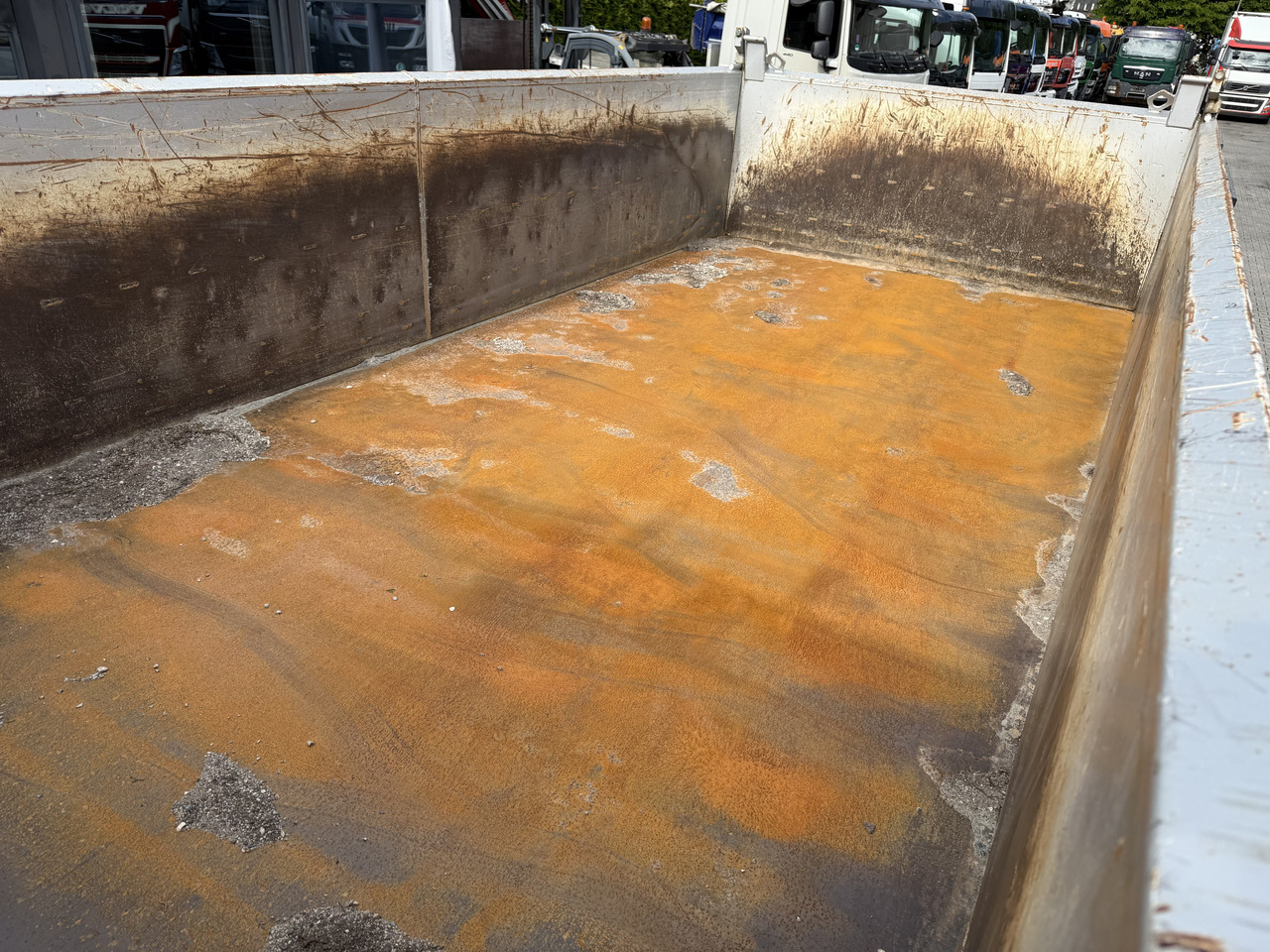 Iveco T-Way 510 / AT410T51 8X4 Meiller - Kipper: das Bild 4 Iveco T-Way 510 / AT410T51 8X4 Meiller - Kipper: das Bild 4