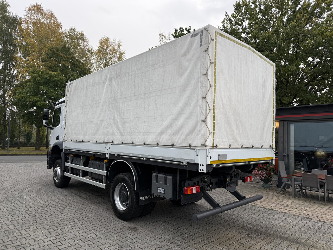 Pritsche LKW Mercedes-Benz Arocs 1827 AK 4X4 Ex-: das Bild 14