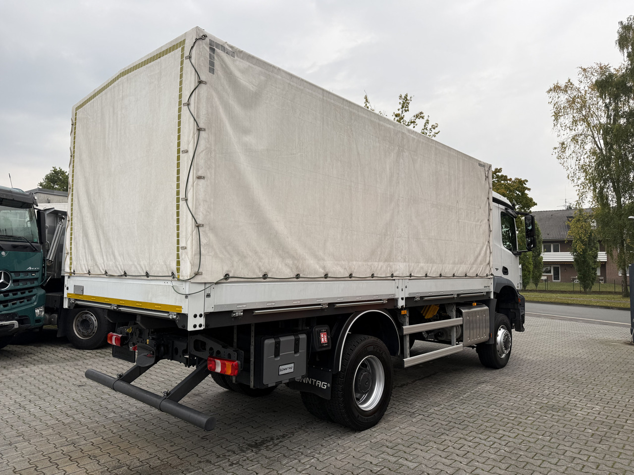 Pritsche LKW Mercedes-Benz Arocs 1827 AK 4X4 Ex-: das Bild 13