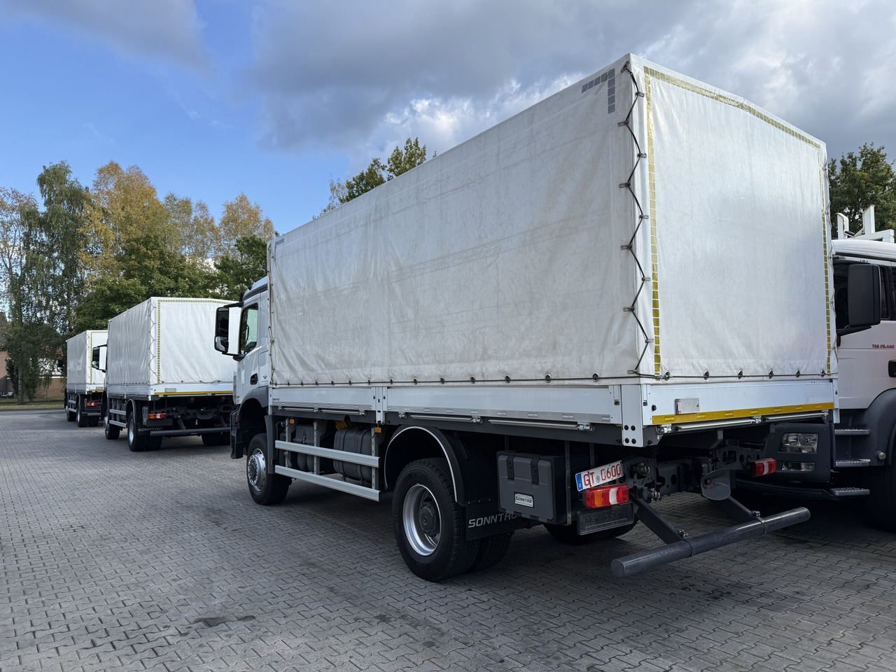 Pritsche LKW Mercedes-Benz Arocs 1827 AK 4X4 Ex-: das Bild 8