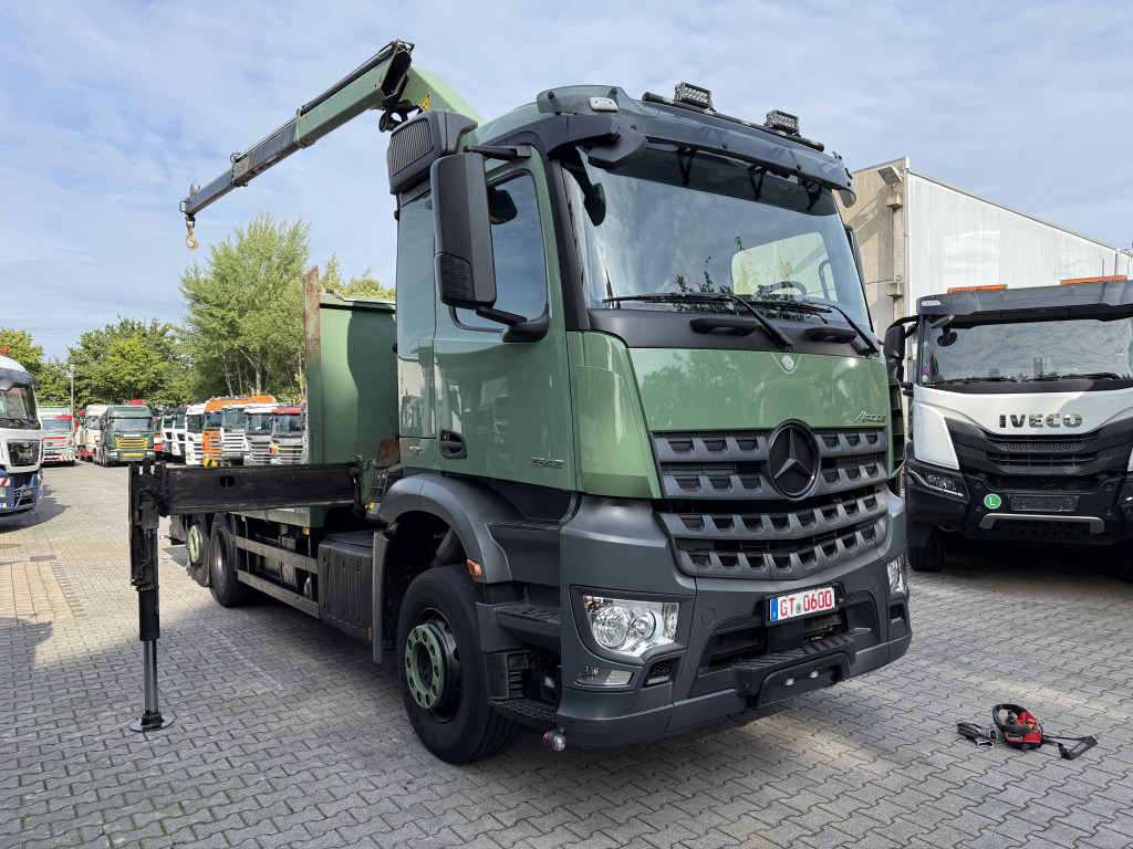 Autokran, Pritsche LKW Mercedes-Benz Arocs 2542 6X2 Kran Palfinger 16001: das Bild 14
