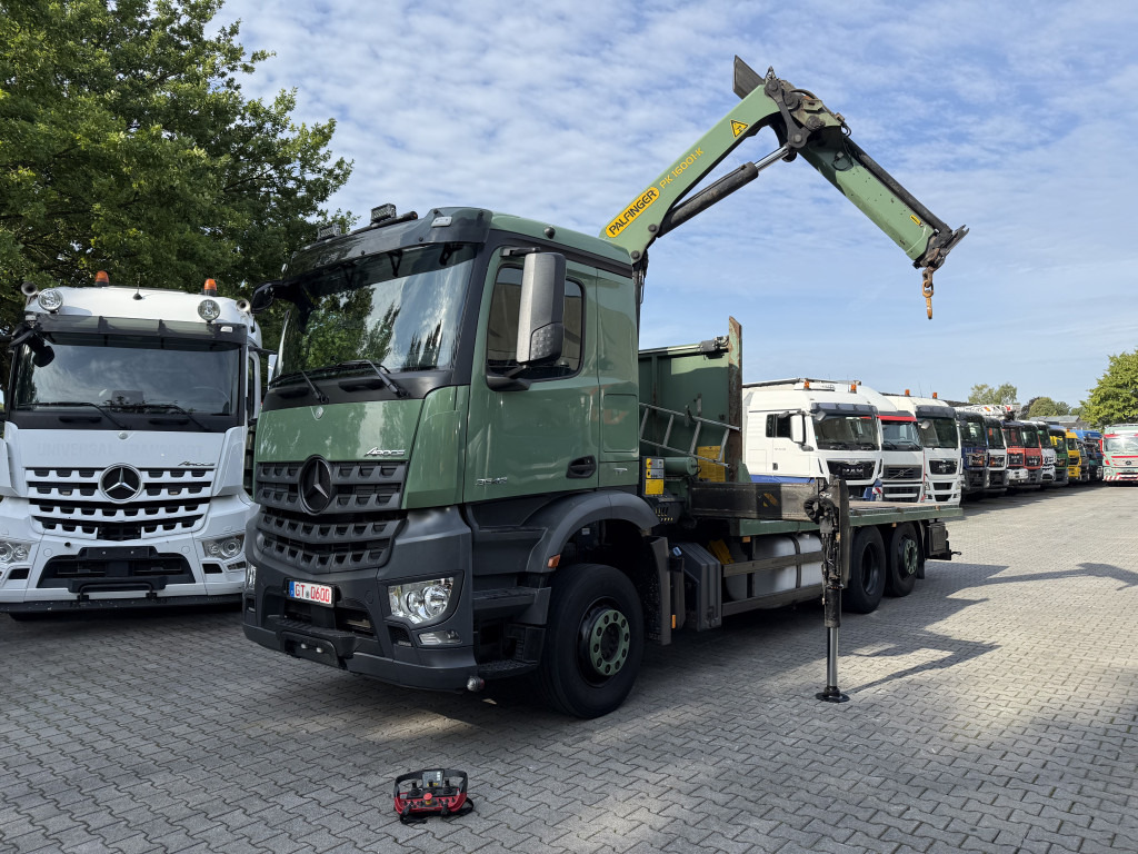 Autokran, Pritsche LKW Mercedes-Benz Arocs 2542 6X2 Kran Palfinger 16001: das Bild 12