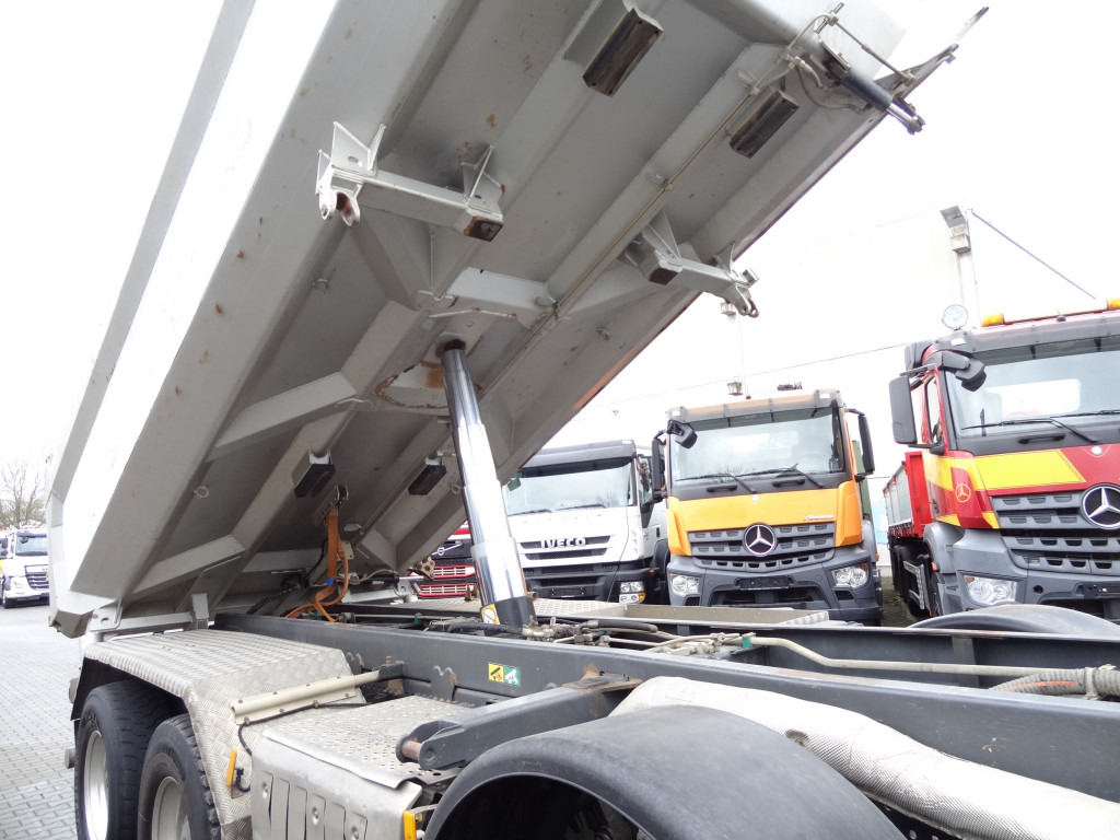 Mercedes-Benz Arocs 3245 K 8X4 - Kipper: das Bild 3 Mercedes-Benz Arocs 3245 K 8X4 - Kipper: das Bild 3