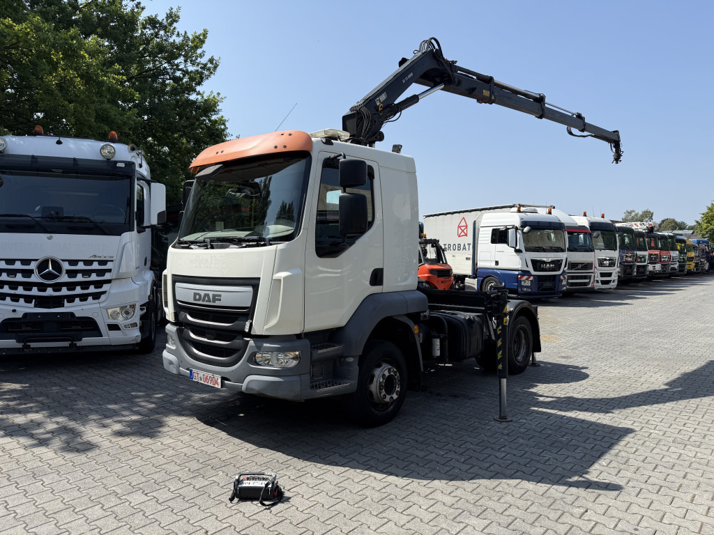 Daf LF 220.13 Kran Hiab 111 E-3 HiDuo - Sattelzugmaschine: das Bild 1 Daf LF 220.13 Kran Hiab 111 E-3 HiDuo - Sattelzugmaschine: das Bild 1