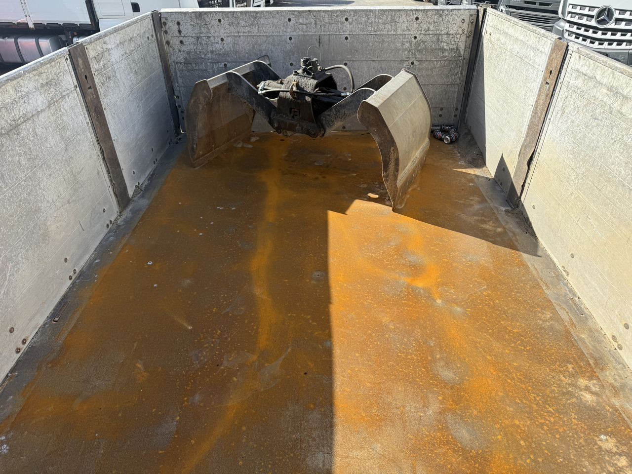 Scania R380 6X2*4 Kipper mit Kran HIAB 220 - Kipper, Autokran: das Bild 2 Scania R380 6X2*4 Kipper mit Kran HIAB 220 - Kipper, Autokran: das Bild 2