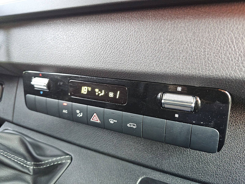 Koffer Transporter Mercedes-Benz Sprinter 317 Bakwagen Laadklep!: das Bild 10