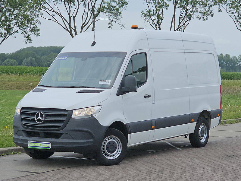 Mercedes-Benz Sprinter 319 L2H2 V6 3.5t-Trekh. - Kastenwagen: das Bild 2 Mercedes-Benz Sprinter 319 L2H2 V6 3.5t-Trekh. - Kastenwagen: das Bild 2