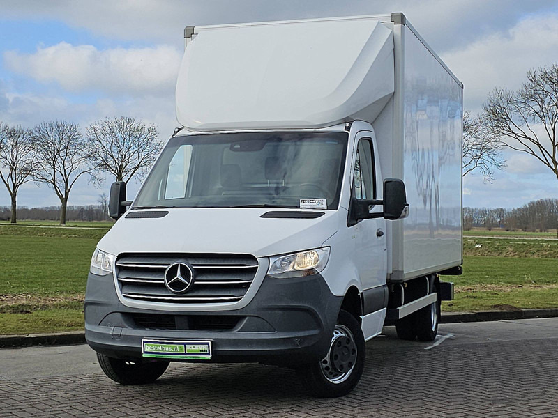 Mercedes-Benz Sprinter 516 AC LAADKLEP EURO6 - Koffer Transporter: das Bild 1 Mercedes-Benz Sprinter 516 AC LAADKLEP EURO6 - Koffer Transporter: das Bild 1