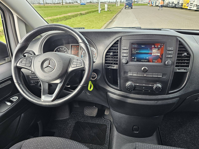 Kleintransporter, Elektro-Transporter Mercedes-Benz eVito  112 Long-Range 70kwh: das Bild 8