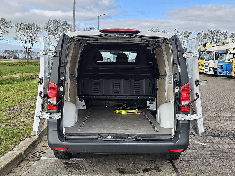 Kleintransporter, Elektro-Transporter Mercedes-Benz eVito  112 Long-Range 70kwh: das Bild 15
