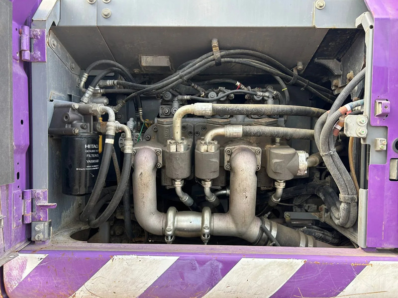 Hitachi ZX350LC-6 - Kettenbagger: das Bild 5 Hitachi ZX350LC-6 - Kettenbagger: das Bild 5