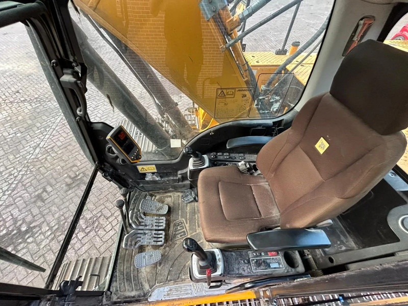 JCB JS220LC - Kettenbagger: das Bild 5 JCB JS220LC - Kettenbagger: das Bild 5