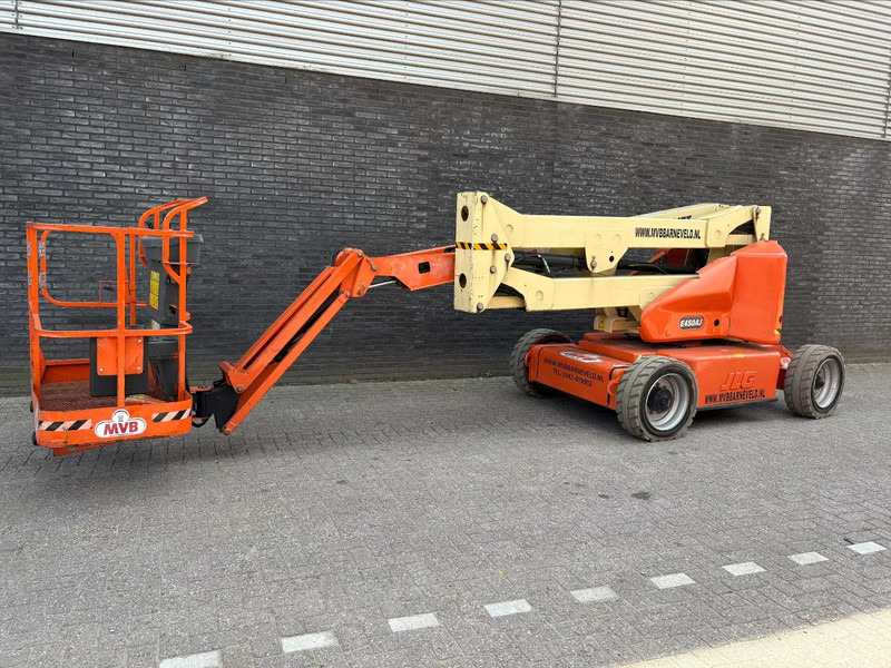 JLG E450AJ - Gelenkarmbühne: das Bild 1 JLG E450AJ - Gelenkarmbühne: das Bild 1