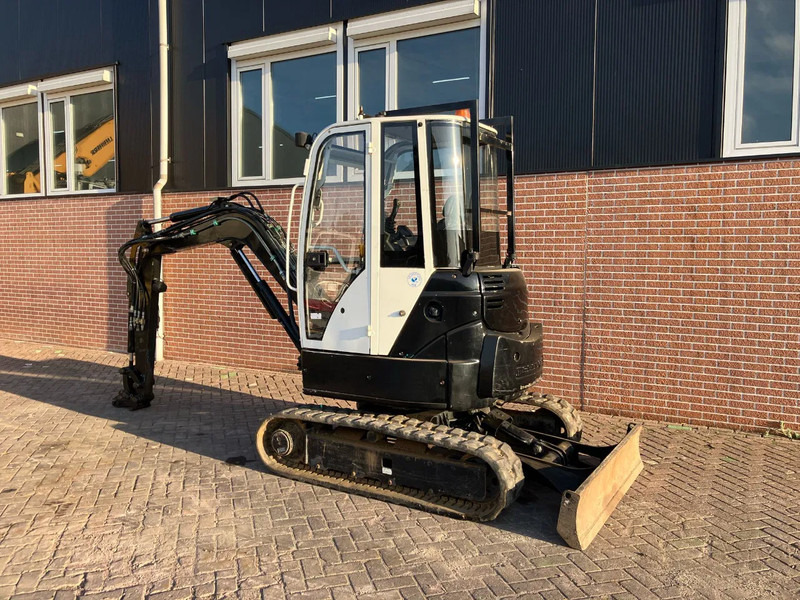 Messersi M28UC - Minibagger: das Bild 3 Messersi M28UC - Minibagger: das Bild 3