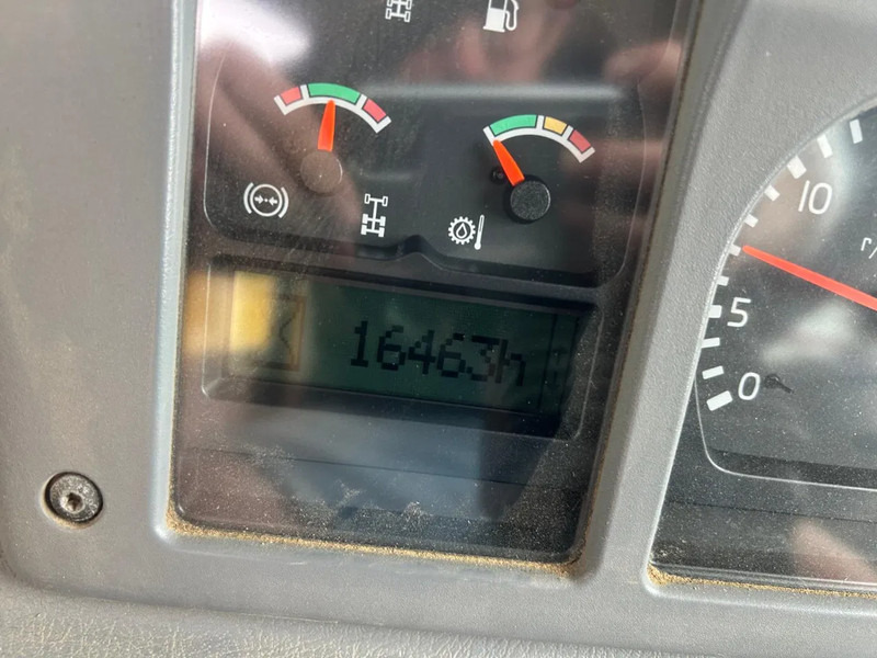 Knickgelenkter Dumper Volvo A25D: das Bild 13
