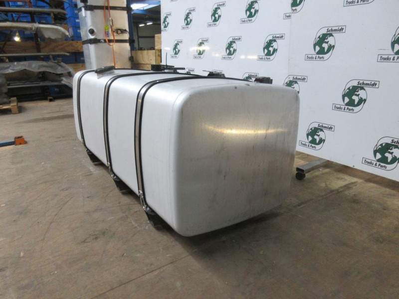 Iveco HIWAY 5801293080 BRANDSTOFTANK 640L EURO 6 - Kraftstofftank für LKW: das Bild 5 Iveco HIWAY 5801293080 BRANDSTOFTANK 640L EURO 6 - Kraftstofftank für LKW: das Bild 5
