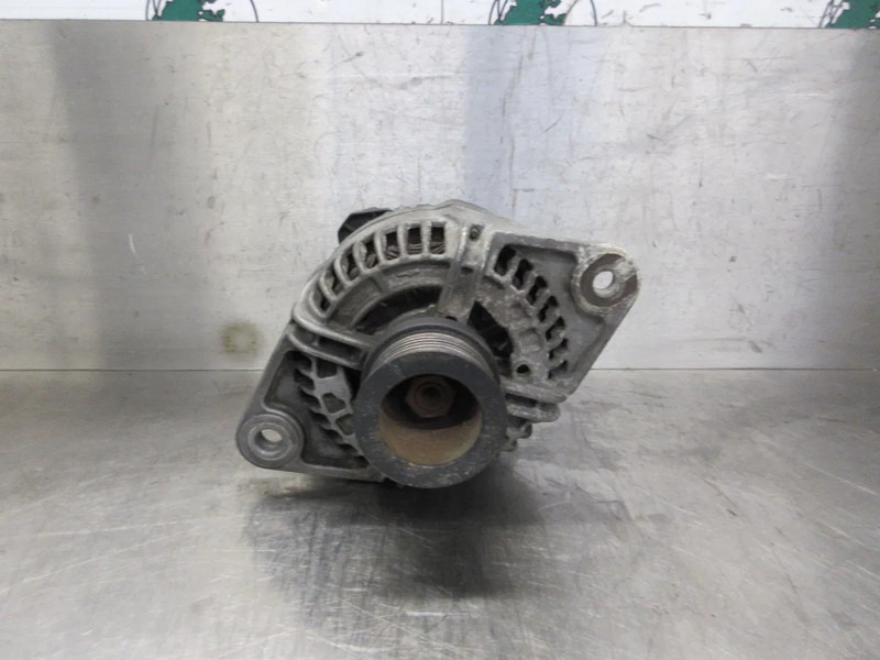 Volvo 22218393 // 22591472 DYNAMO VOLVO FM 370 EURO 6 - Lichtmaschine für LKW: das Bild 2 Volvo 22218393 // 22591472 DYNAMO VOLVO FM 370 EURO 6 - Lichtmaschine für LKW: das Bild 2